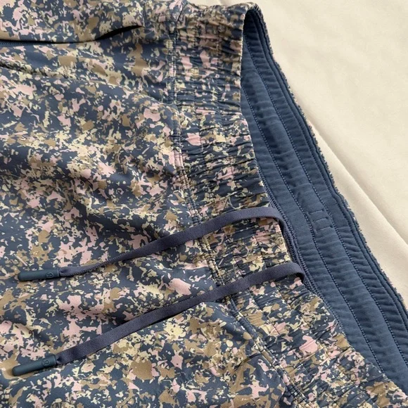 LULULEMON Pace Breaker Linerless Short 5" - Discord Oasis Multi - M - Picture 13 of 13